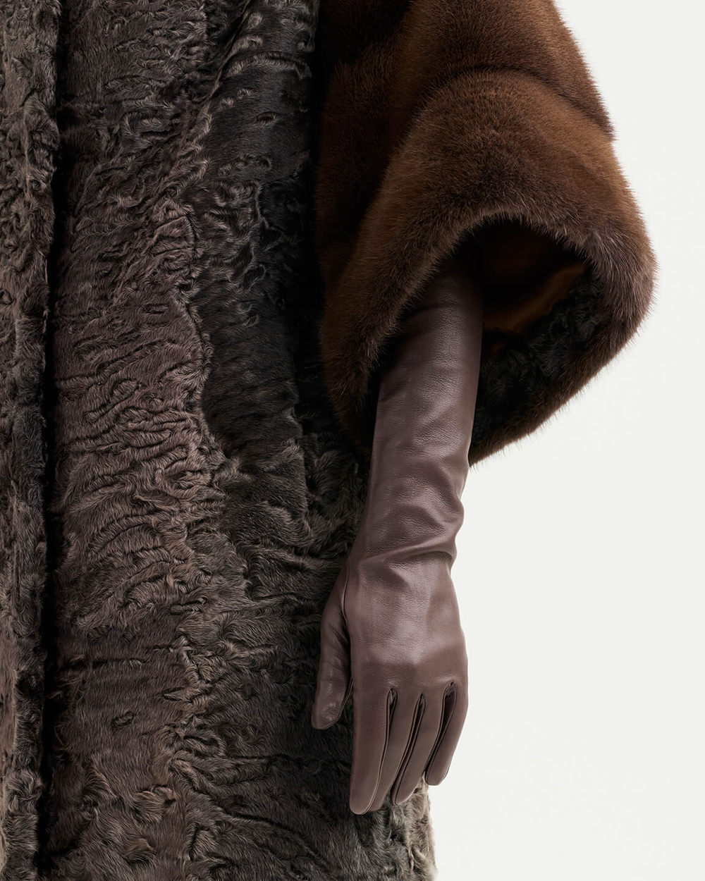 Перчатки из натуральной кожи