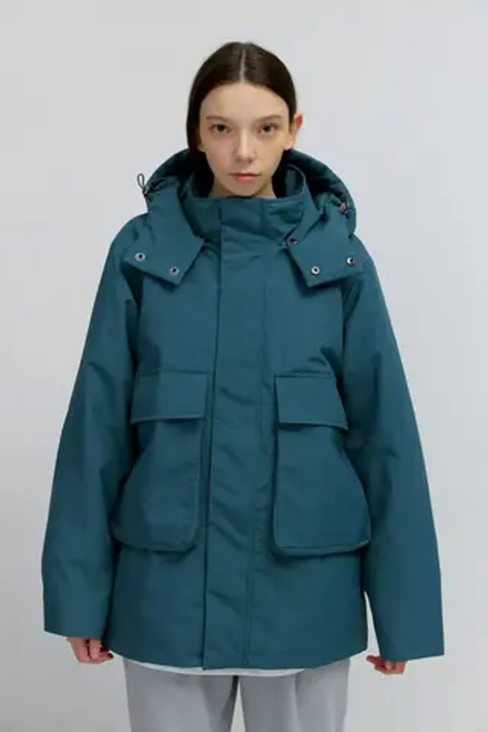 Мужская зимняя куртка с накладными карманами цвета морской волны