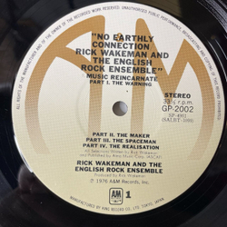 Винтажная виниловая пластинка LP Rick Wakeman and The English Rock Ensemble No Earthly Connection (Japan 1976) (No Obi) (Полный Комплект С Цилиндром)
