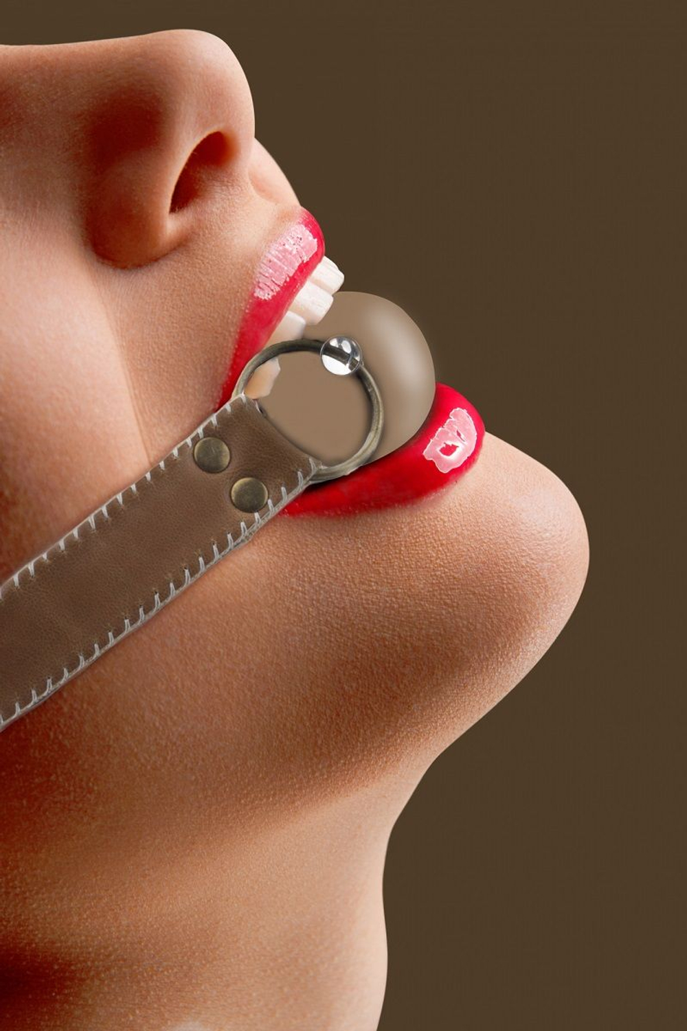 Коричневый силиконовый кляп-шар на кожаных ремешках (Цвет: коричневый)