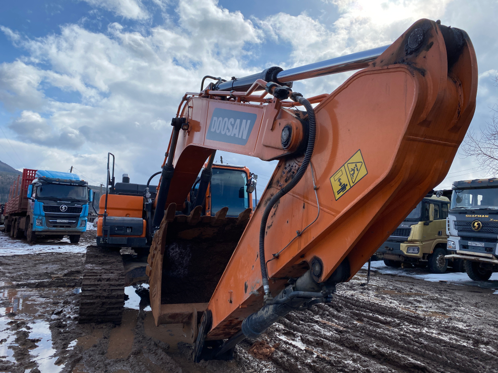 Doosan DX 300 Экскаватор DX300LCA-7M (Дизельный, 8,1 л, 188 л.с., АТ)