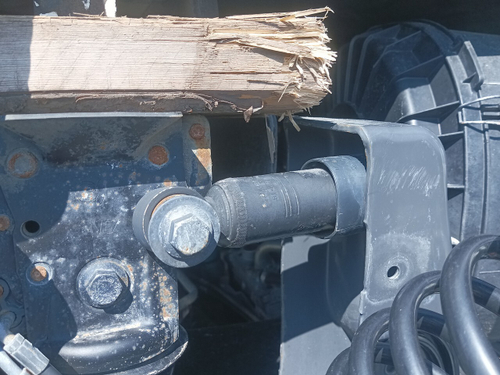 Амортизатор кабины 2018г