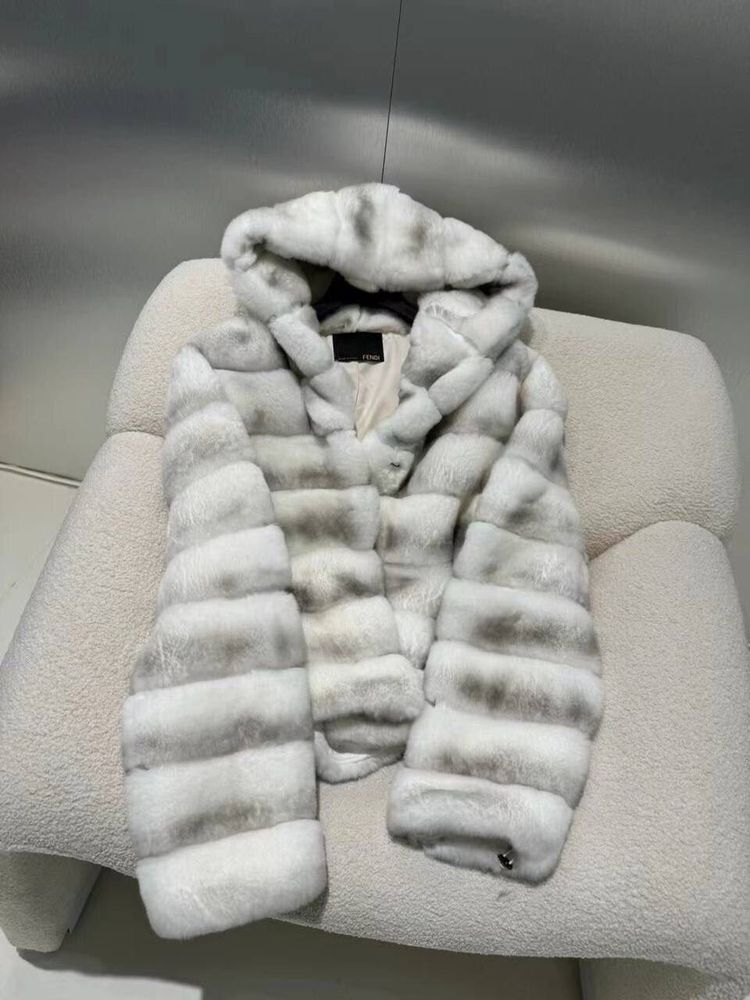 Костюм Fendi