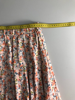 Юбка цветочная, визуально на 48 размер