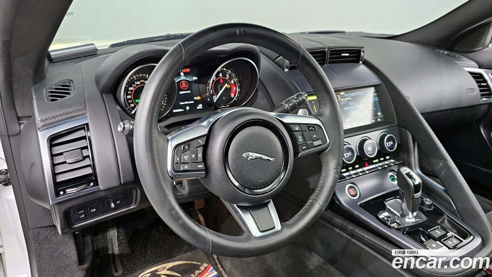 Jaguar F-TYPE P300 Coupe (12.2020)