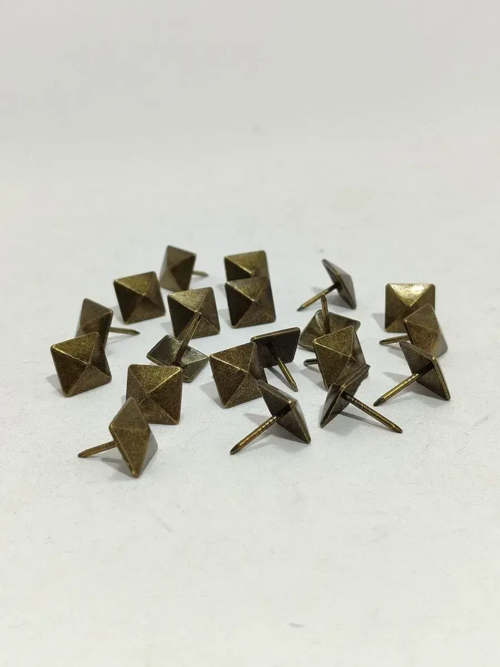 Гвозди обивочные декоративные под старину с большой шляпкой