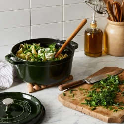 STAUB Чугунная кастрюля Cocotte 18 см 1,7 л черная