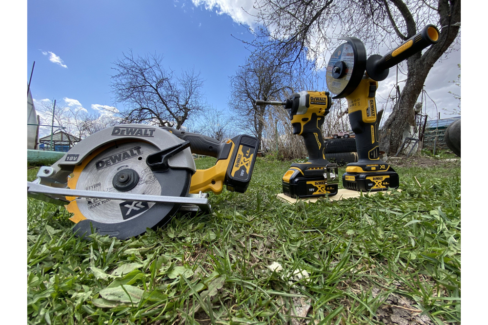 Бесщёточный импульсный шуруповерт Dewalt 18 В XR DCF850N-XJ