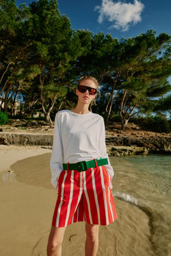 ZARA ШОРТЫ В ПОЛОСКУ С РЕМНЕМ, ЭКРЮ/КРАСНЫЙ