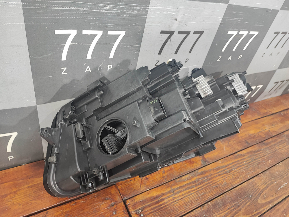 Фара правая LED Volkswagen Tiguan 2 20-нв Б/У Оригинал 5NB941082C