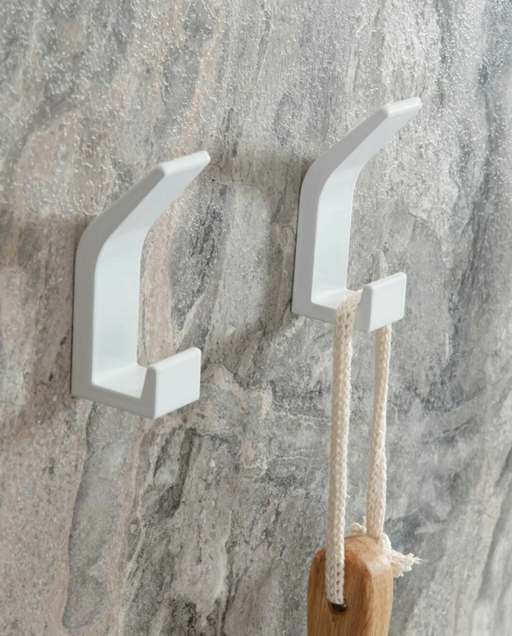 Крючки самоклеющиеся для ванной, белый