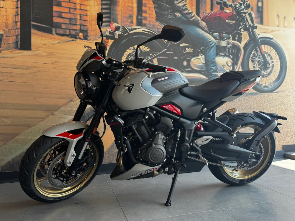 Triumph Trident 800, 2026