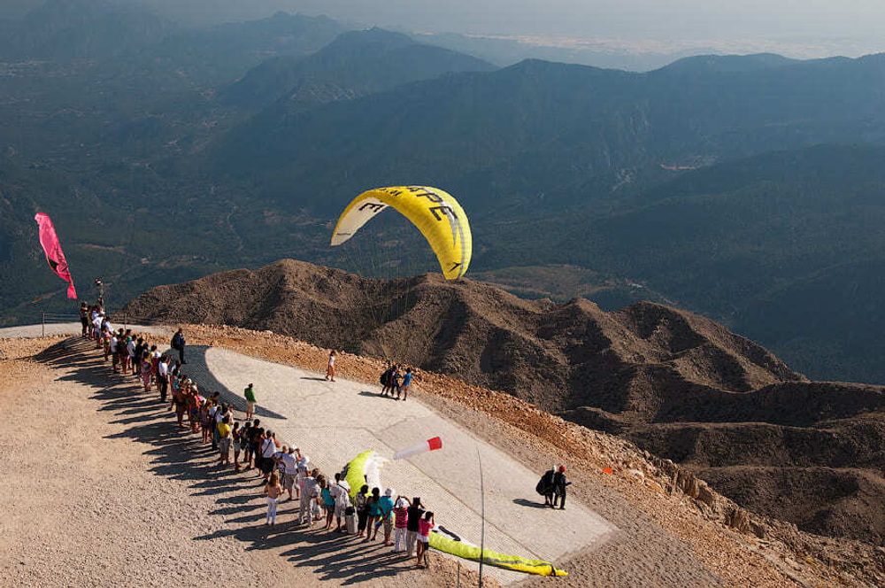 Параглайдинг с горы Тахталы на высоте 2365 м