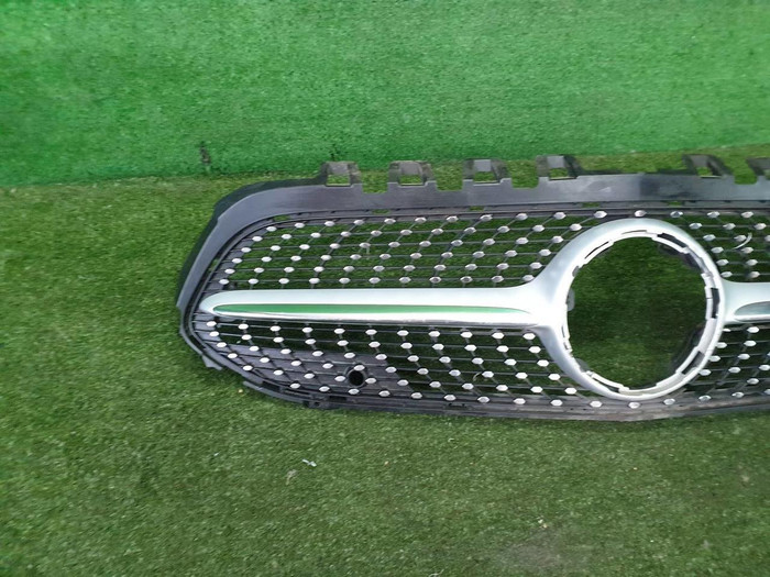Решетка радиатора Mercedes A W177 (2018-2022)