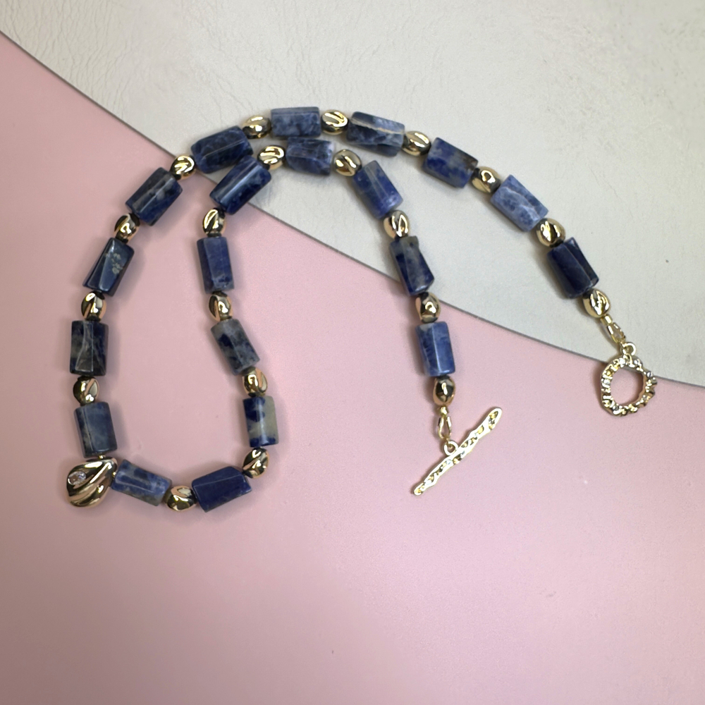 Чокер из натуральных камней (содалит) от Викторинэль