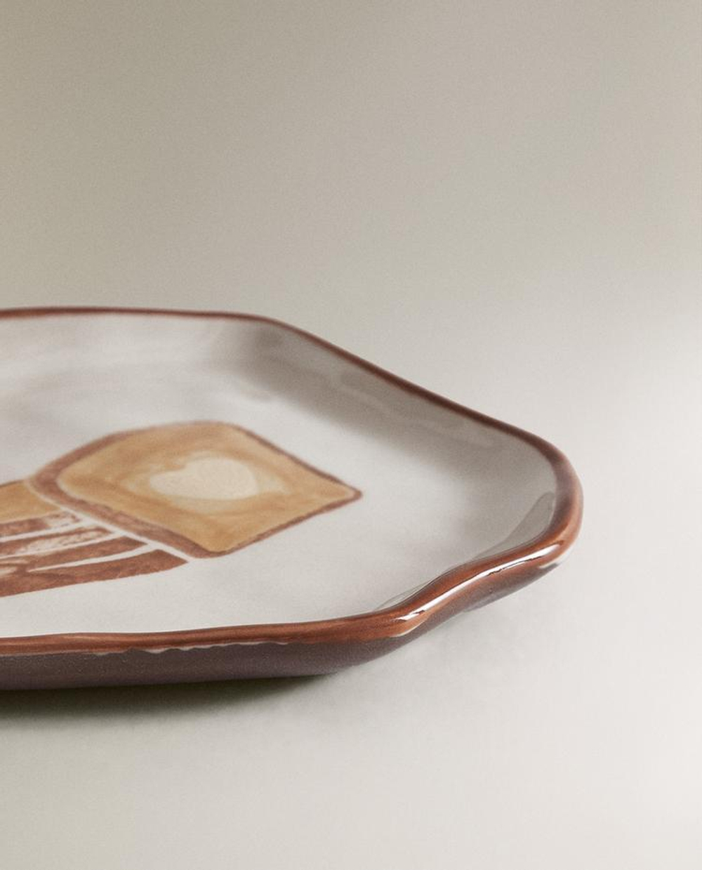 ZARA HOME ТАРЕЛКА С ПРИНТОМ, КОРИЧНЕВЫЙ/БЕЛЫЙ