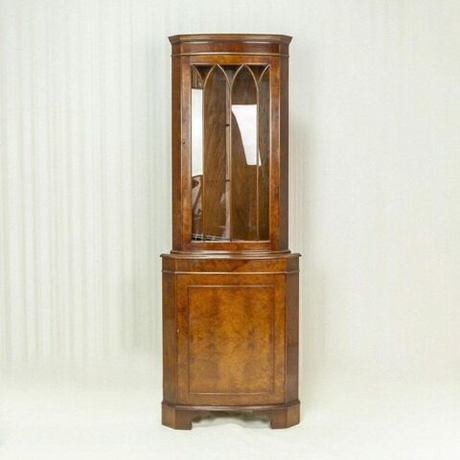 Винтаж: Угловая витрина