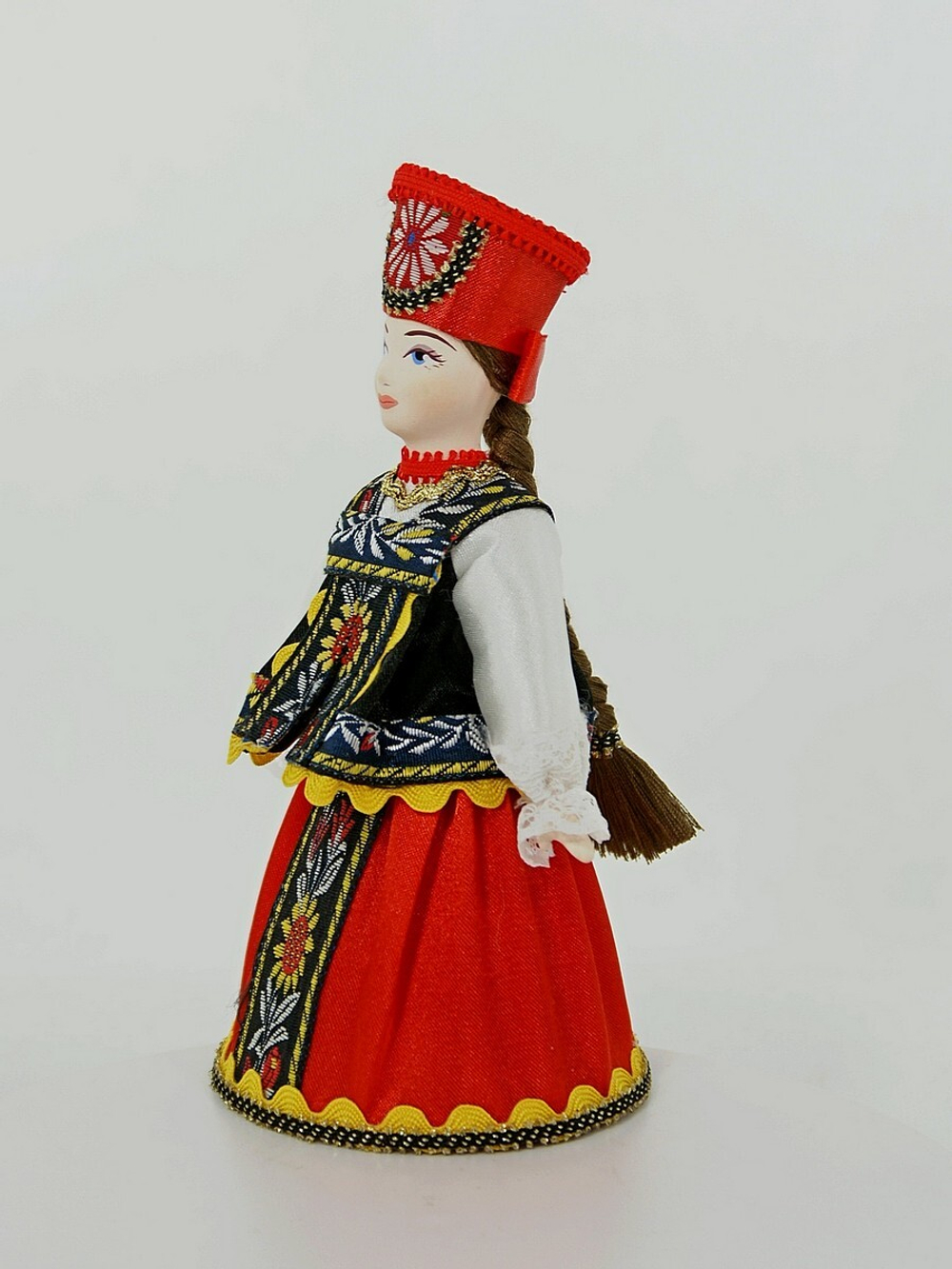 Кукла фарфоровая в русском костюме Катюша
