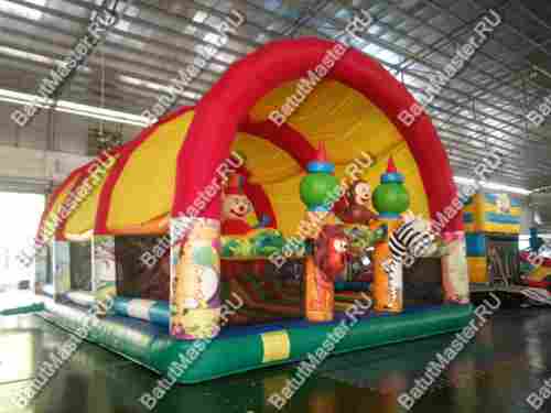Коммерческий надувной батут "Зверята с крышей 2" 11*7*6 м