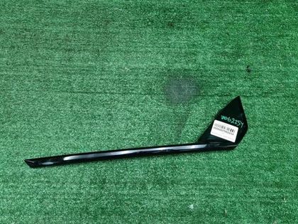 Накладка переднего бампера правая Zeekr 001 21-нв