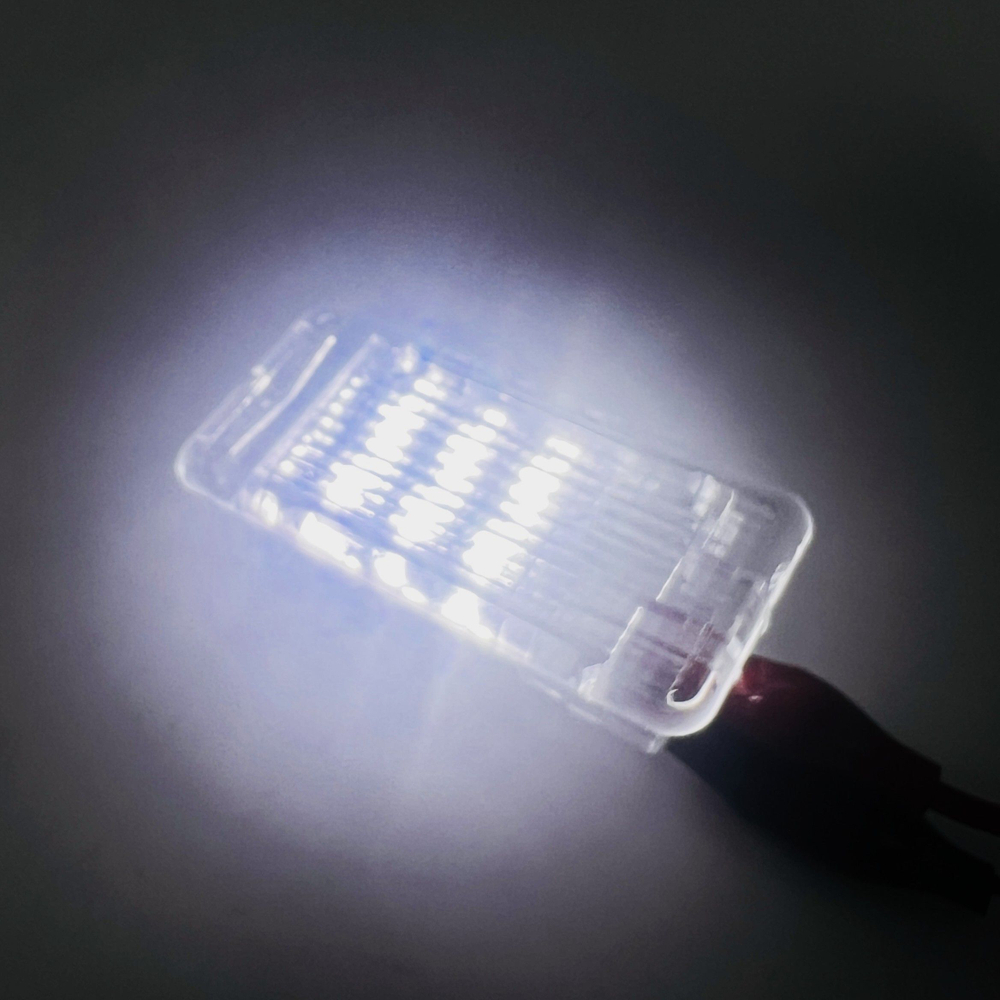 Плафон диодный подсветки 2 шт для багажника, двери, бардачка на автомобили Renault и Lada