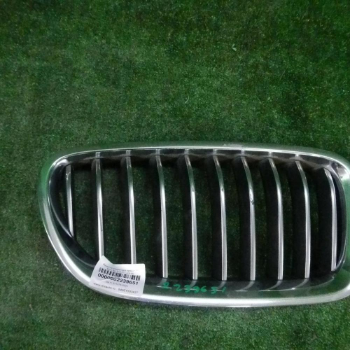 Решетка радиатора правая BMW 5er F10 (2013-2017)