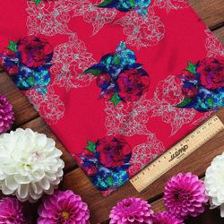 Ткань атлас красно-синие цветы