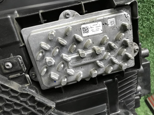 Фара правая Geely Tugella (2019-2024) LED
