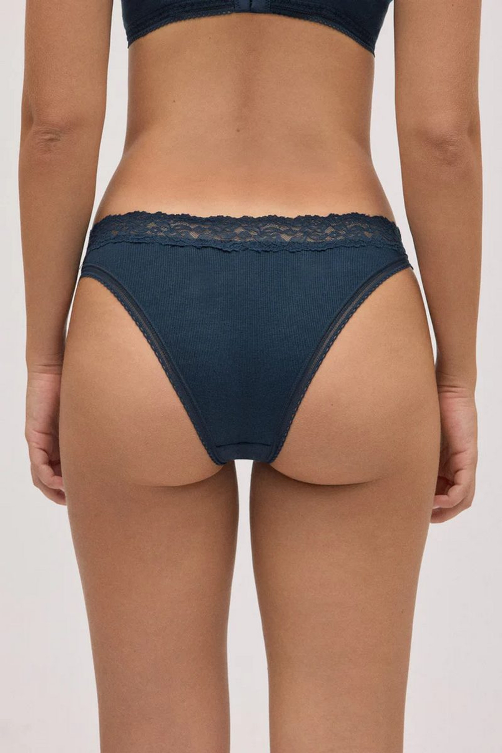 10764 Трусы бразильяно