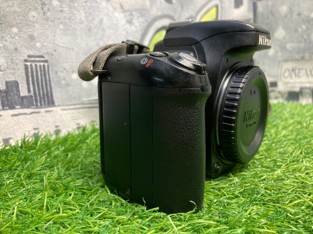 Nikon F75