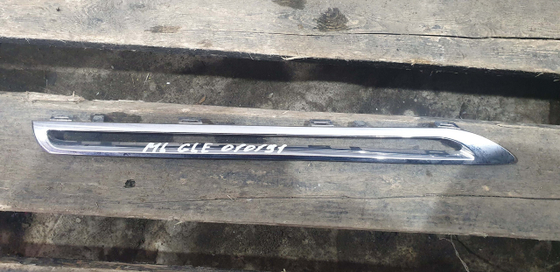 Молдинг решетки радиатора правый верхний Mercedes ML GLE (W166) 15-18 Б/У Оригинал A1668881685