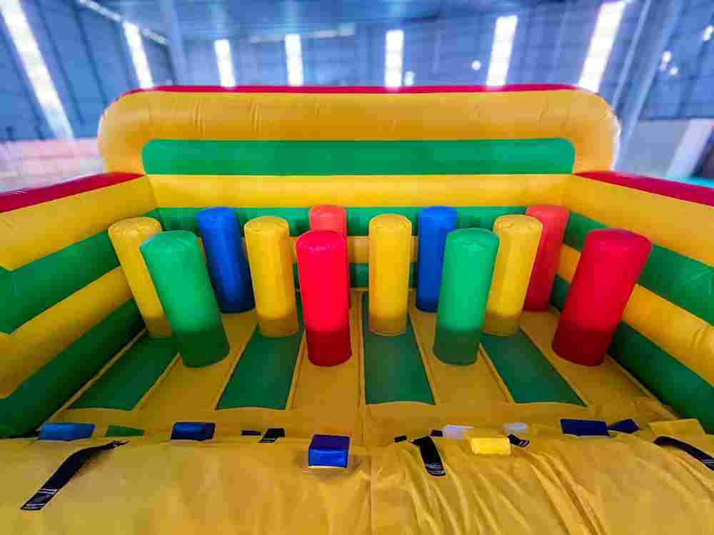 Коммерческий надувной батут «Увлекательная полоса 2» 7*4,5*2,8 м