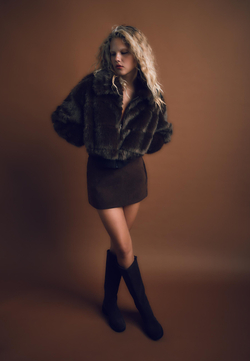 STRADIVARIUS Шуба из искусственного меха, коричневый