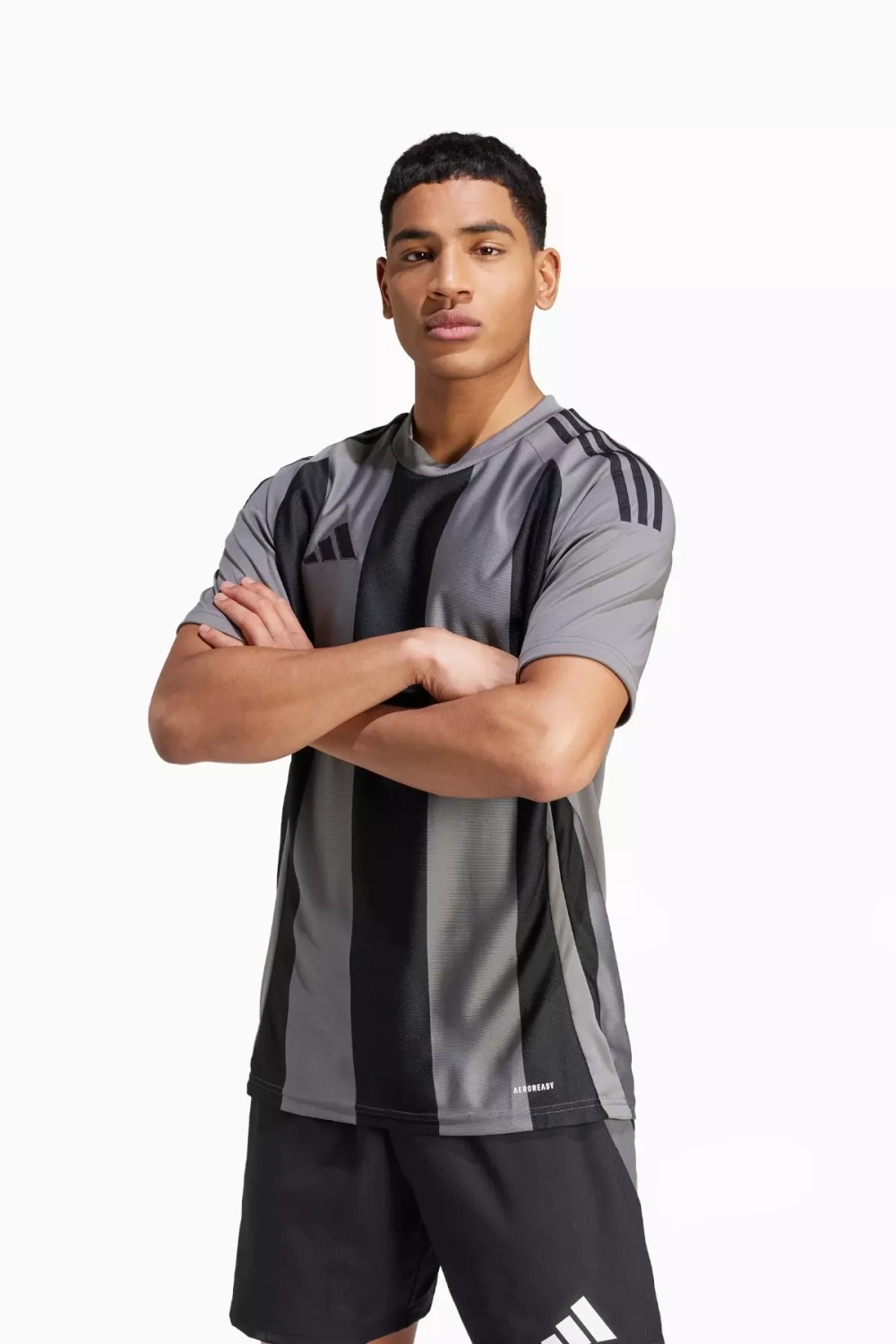 Футболка adidas Striped 24