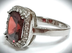 Ювелирное кольцо Эстерелла