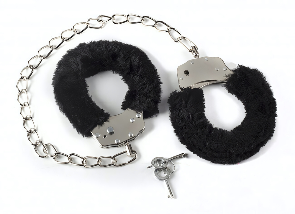 Металлические оковы на ноги с черным мехом Ankle Cuffs Black (черный с серебряным) (Цвет: черный с серебряным)