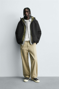 ZARA КУРТКА ИЗ ТЕХНИЧЕСКОЙ ТКАНИ С ФЛИСОМ, ЧЕРНЫЙ