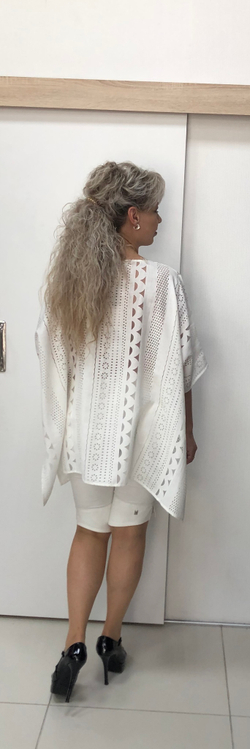 Летняя белая туника с перфорацией