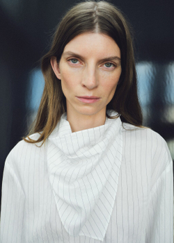 Блузка в полоску с платком