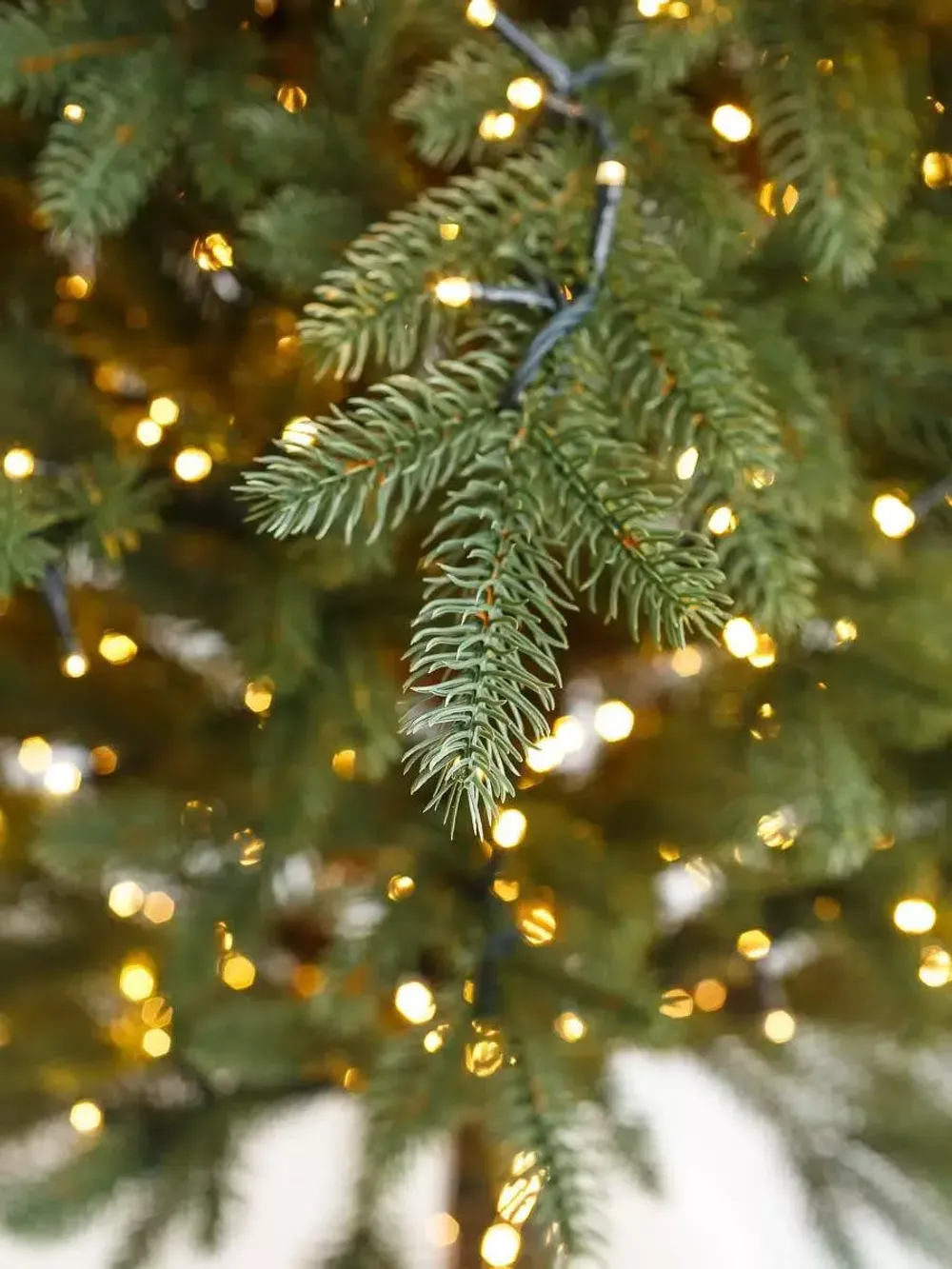 Елка на ножке «Торшер» с гирляндой встроенной (Литая хвоя) 210 см / 2,1 м