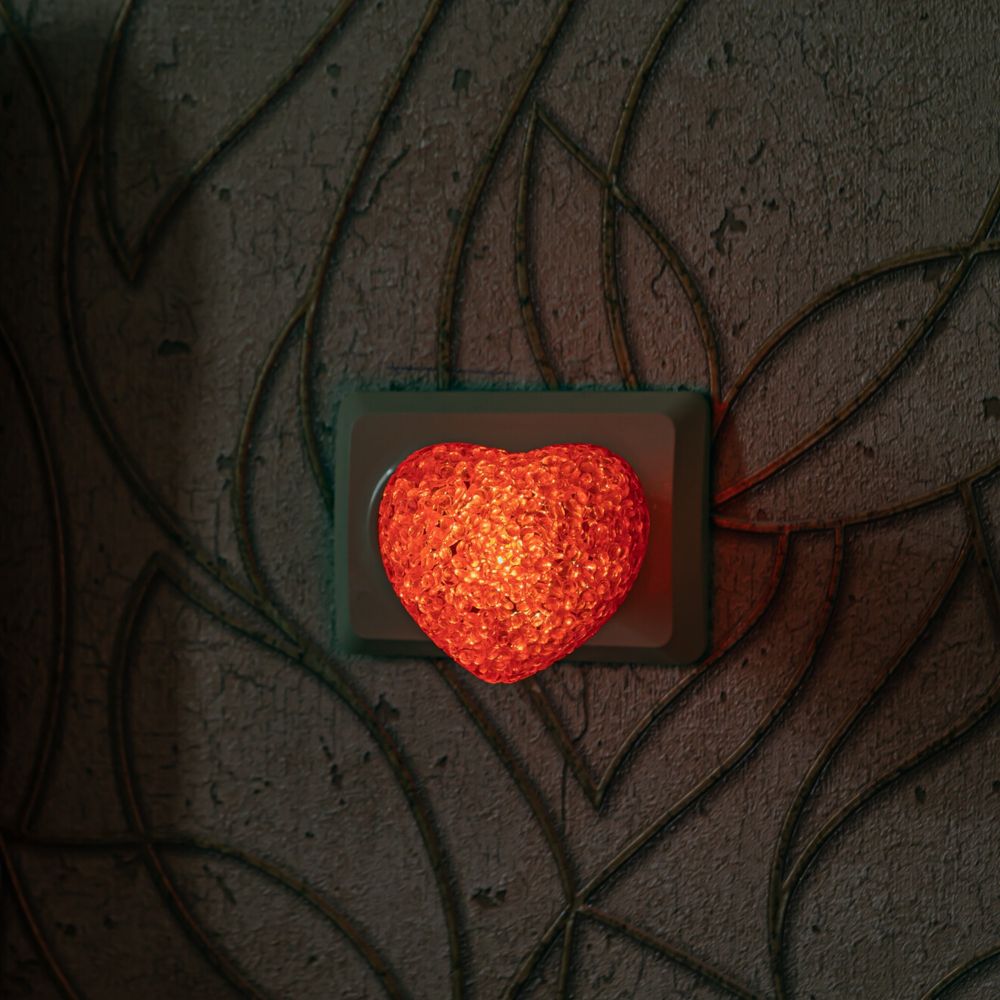 DTL-309-Сердечко-RED-1LED-0.1W Светильник-ночник. Выключатель на корпусе. Блистер