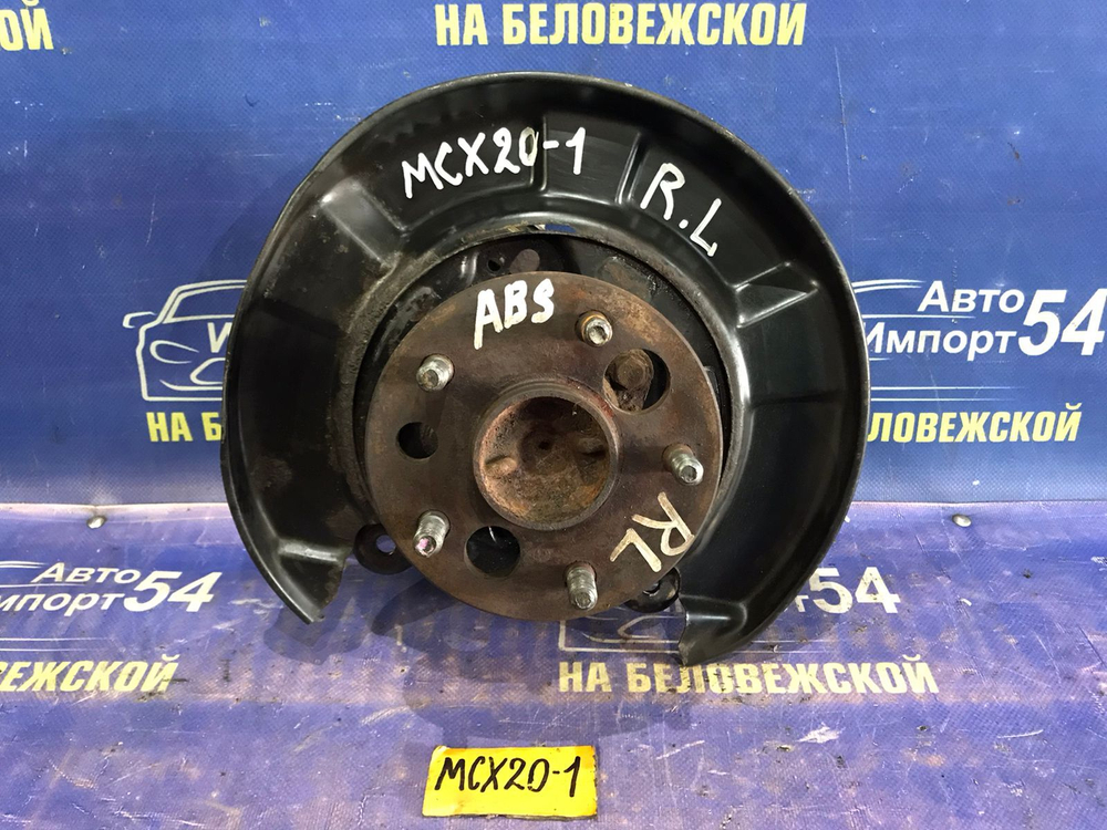 Ступица задняя левая TOYOTA PRONARD 2000