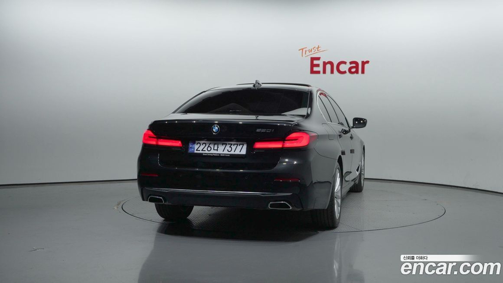 BMW 5 Series (G30) 520i Luxury (11.2022)