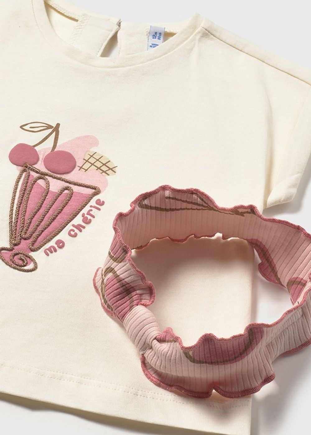 футболка с леггинсами и повязкой на голову