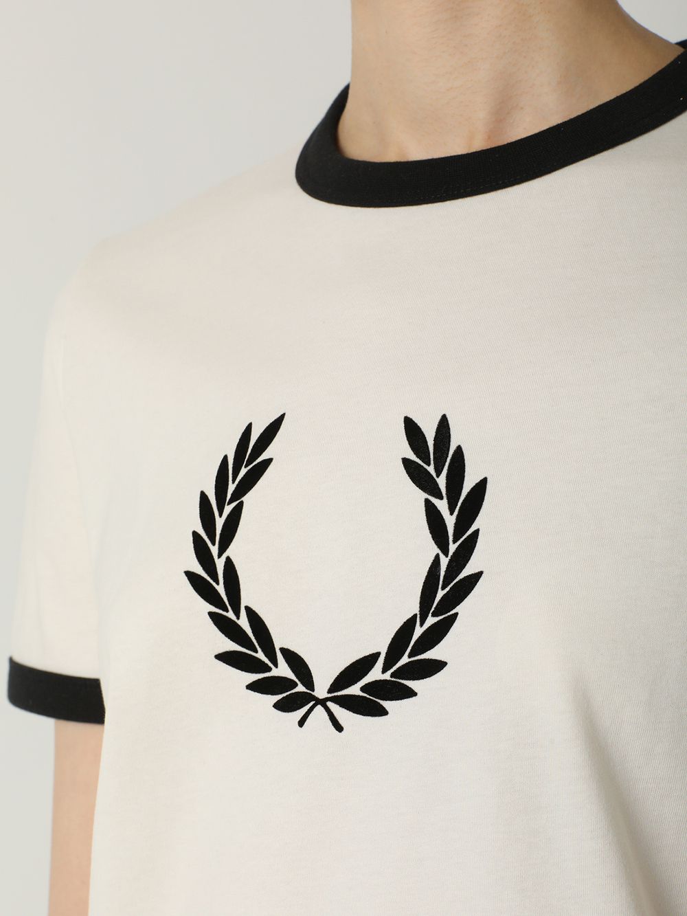 Женская Футболка Flocked Laurel Wreath