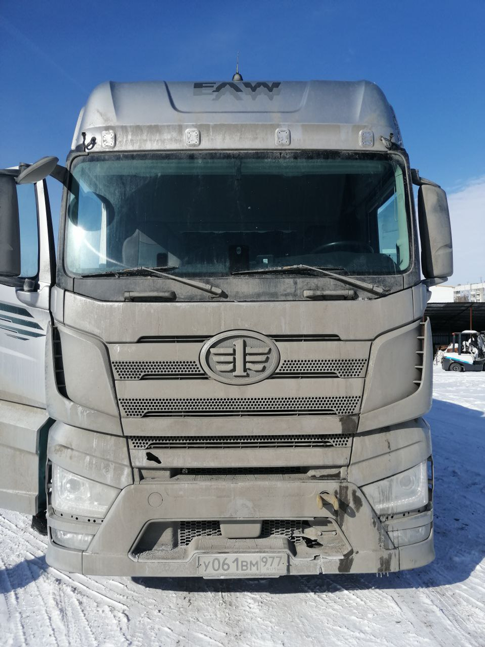 FAW J7 4x2 Седельный тягач CA4180P77K25E5 (Дизельный, 12,5 л, 553 л.с., АТ)