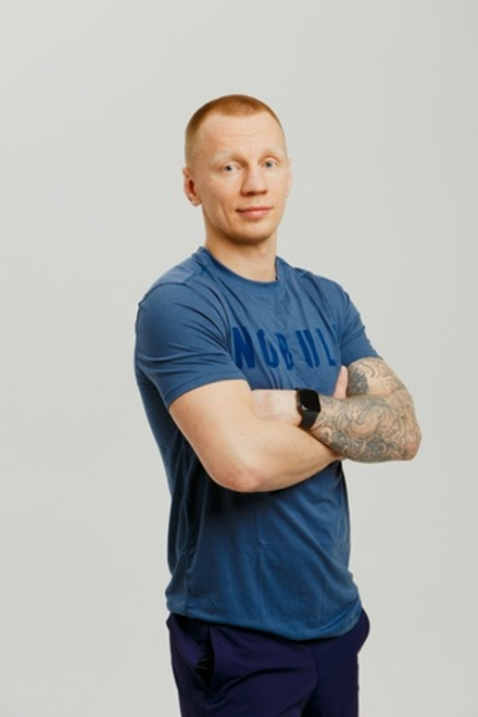 Футболка NOBULL синяя с темной надписью