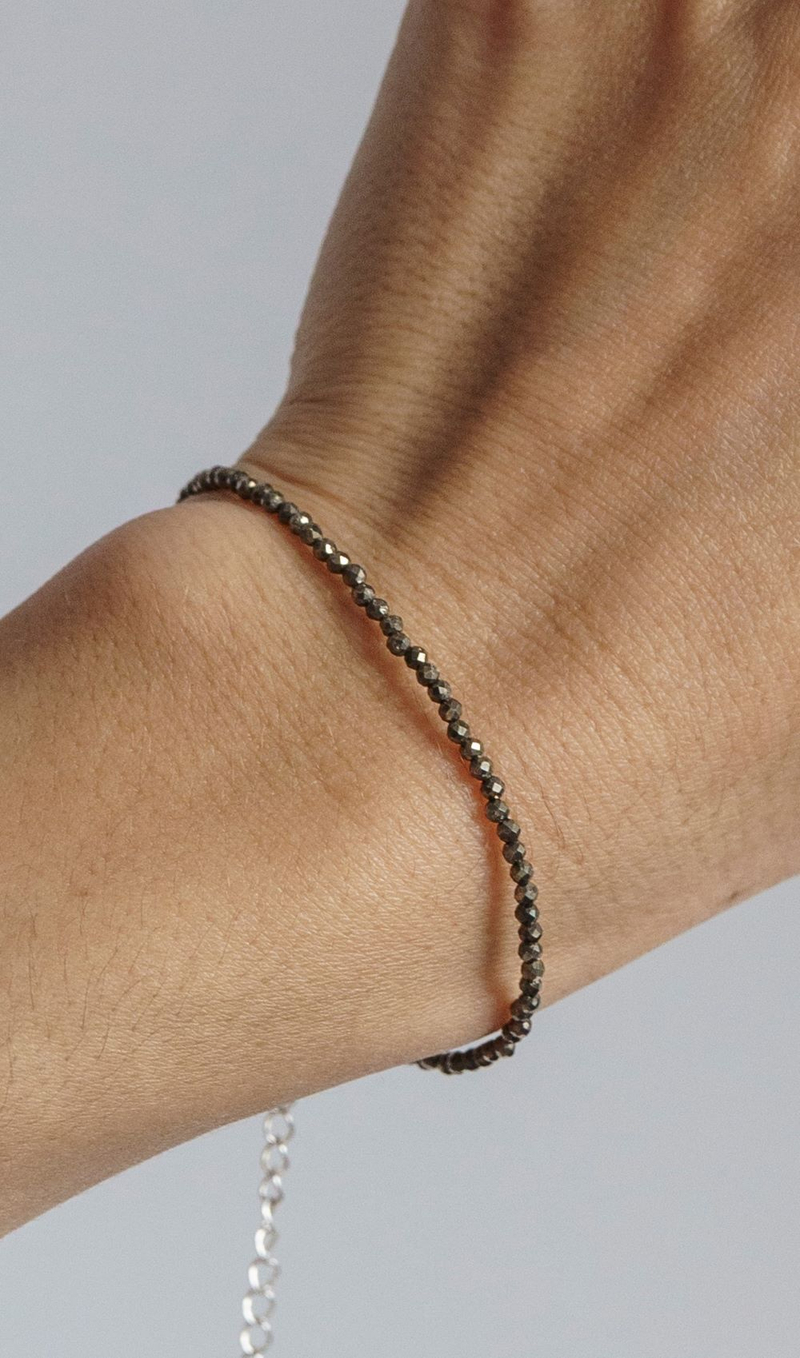 Браслет "Memo about Career" тонкий из пирита, на замочке серебро 925