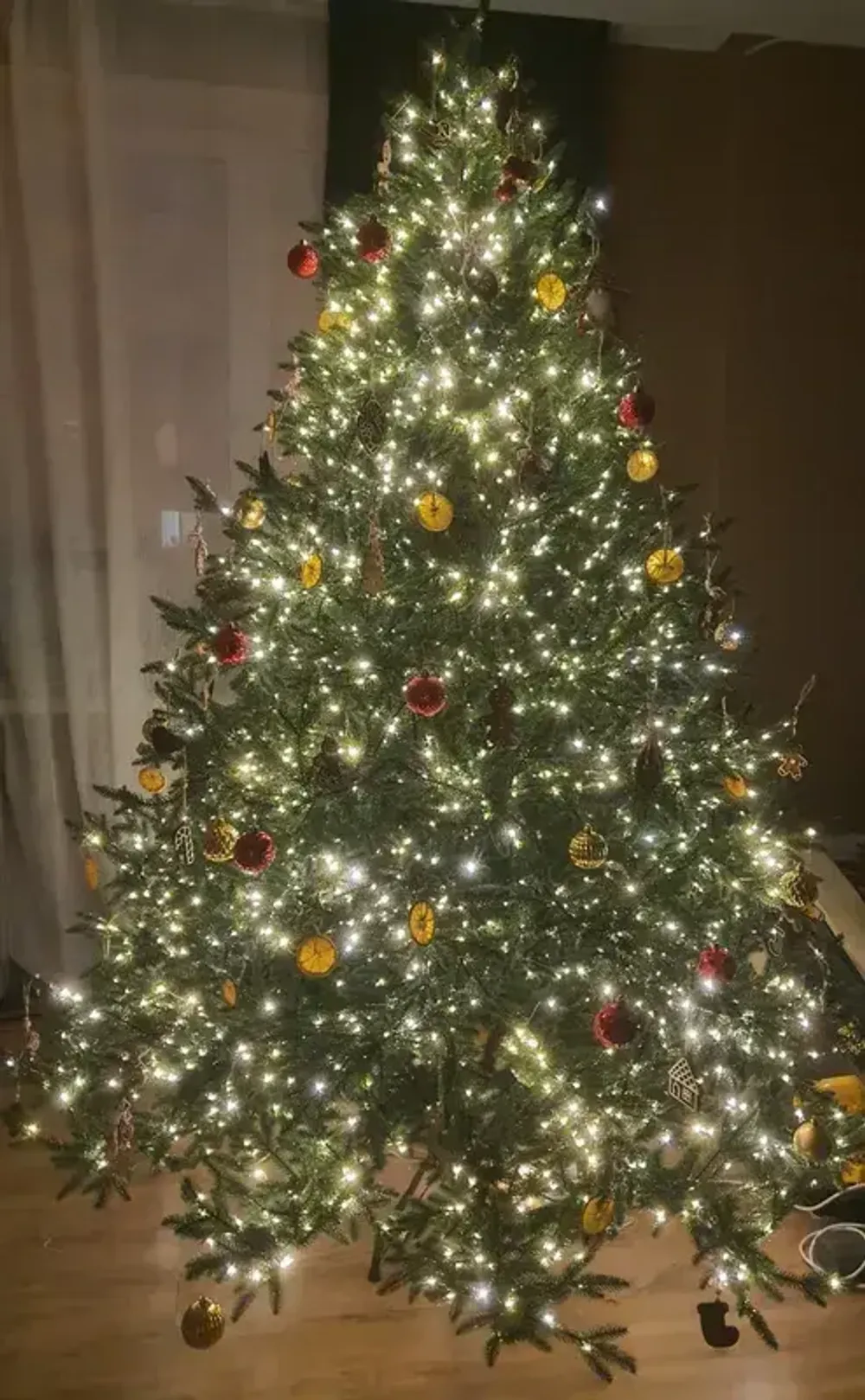 Елка с гирляндой встроенной «Престиж» (Литая хвоя) 230 см / 2,3 м