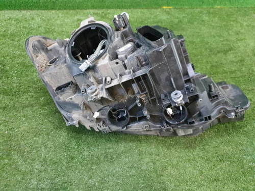 Битая Фара левая BMW 3er F30 (2011-2016) ксенон